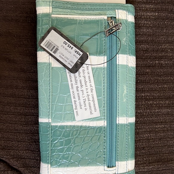 Trio of retro matching “tiedye style” Guess wallets NWT! - Picture 4 of 8